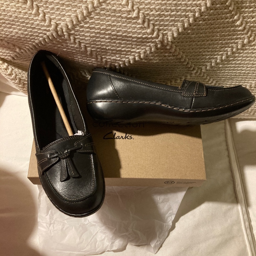Clarks loafers black